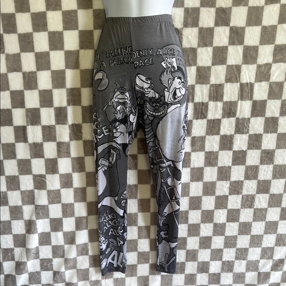 Disney Pants - Disney Alice in Wonderland XL/EXTRA LARGE Atheltic Leggings Women’s